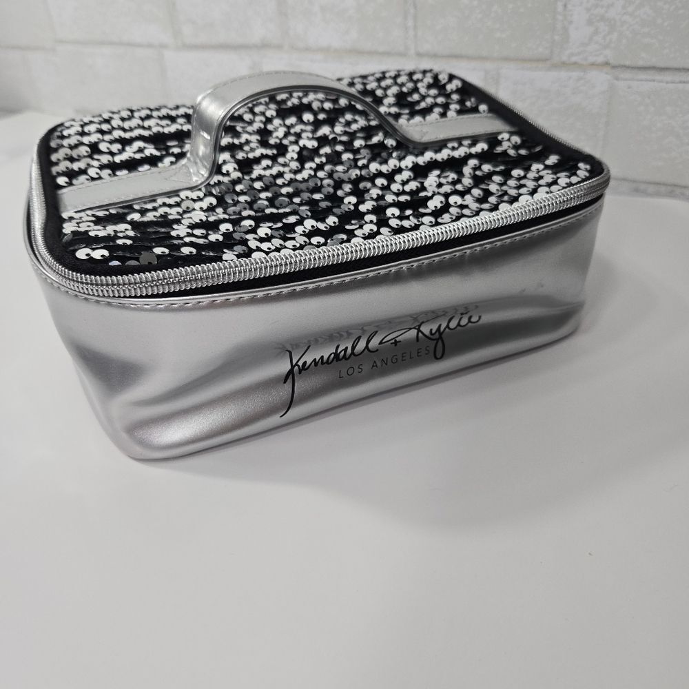Kendall & Kylie cosmetic bag